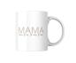 Preview: Personalisierte weiße Keramiktasse mit der Aufschrift 'MAMA' in großen, dezenten Buchstaben. Darunter sind die Namen 'Melanie, Jan, Katrin, Alina' in eleganter Schrift mit kleinen Herzen zwischen den Namen abgebildet – ein stilvolles und liebevolles Gesch