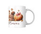Preview: Eine weiße Keramiktasse mit herbstlichen Motiven, einschließlich einer orangefarbenen Kürbis mit rosa Schleife, einer gestrickten Mütze mit Pompon, und einem Becher mit Sahne. Bunte Herbstblätter umgeben die Tasse und der Schriftzug "#FallBasics" unterstr
