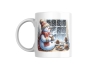Preview: Weihnachtstasse mit einem Schneemann, der am Fenster steht und eine Tasse Kakao hält, umgeben von Tannenzapfen und Plätzchen. Das Design vermittelt eine gemütliche Winteratmosphäre und ist ideal für die Weihnachtszeit.