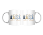 Preview: Zwei Merry-Christmas-Tassen mit blau-goldenen Weihnachtsbäumen, beidseitiger Sublimationsdruck.