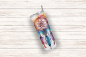 Preview: Thermobecher mit farbenfrohem Traumfänger-Motiv, verziert mit Federn und leuchtenden Aquarellfarben. Der Traumfänger ist detailreich gestaltet und inspiriert vom Boho-Stil, ideal für stilvolle Accessoires.