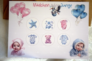 Gender-Reveal-Karte A6 mit 6 Rubbelkreisen, zeigt süße Baby-Motive wie Seestern, Babykleidung, Kuscheltier und maritimes Design in Rosa und Blau, mit Herzballons und Storch-Illustration.