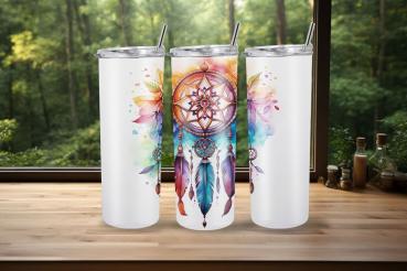 Thermobecher mit Traumfänger-Design, verziert mit bunten Federn und Blumen in Aquarell-Optik. Das Design zeigt leuchtende Farben und harmonische Details, inspiriert vom Boho-Stil, ideal für Naturliebhaber und Boho-Fans.