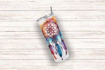 Thermobecher mit farbenfrohem Traumfänger-Motiv, verziert mit Federn und leuchtenden Aquarellfarben. Der Traumfänger ist detailreich gestaltet und inspiriert vom Boho-Stil, ideal für stilvolle Accessoires.