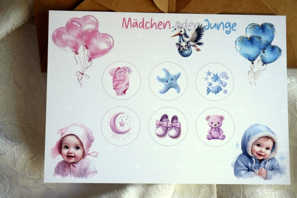 Detail der Gender-Reveal-Karte A6 mit 6 Rubbelkreisen, enthüllend liebevolle Baby-Motive in Rosa und Blau, umgeben von Herzballons, Babysternen und kindlichen Illustrationen.
