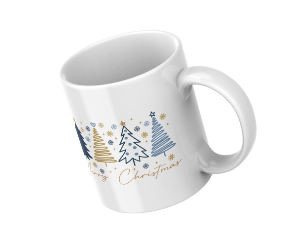 Merry-Christmas-Keramiktasse mit stilisiertem Weihnachtsbaum-Motiv in Blau und Gold.